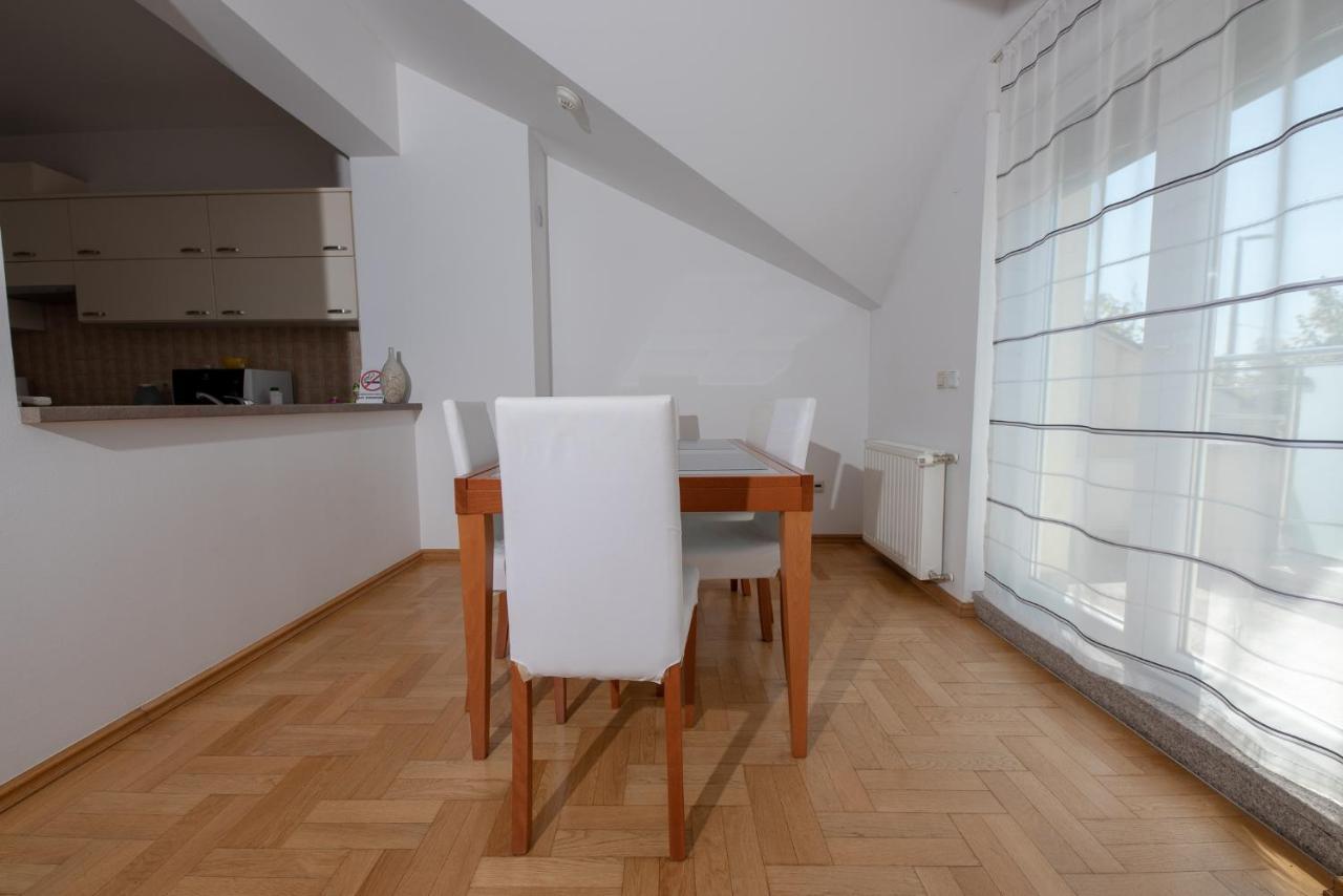 Apartmani Spoljar Zupanja Εξωτερικό φωτογραφία