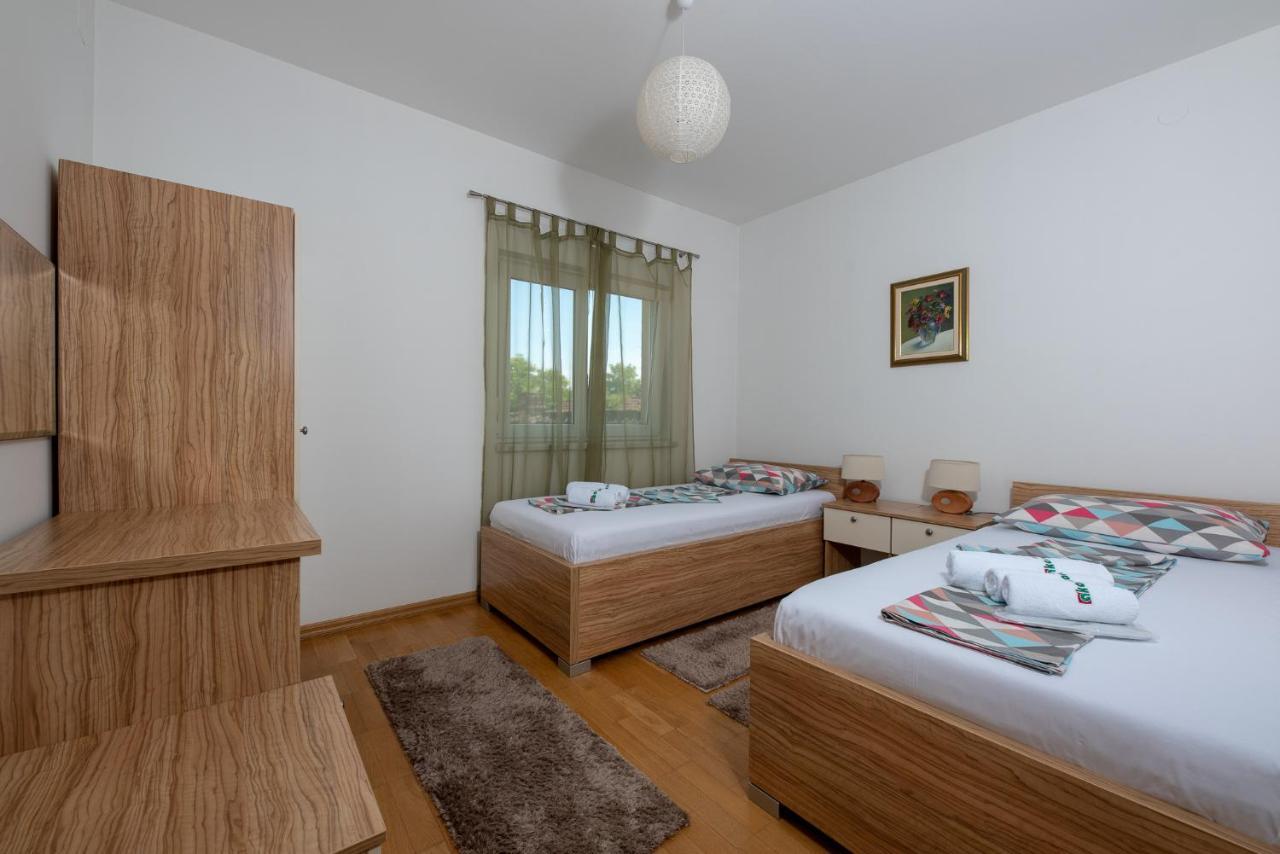 Apartmani Spoljar Zupanja Εξωτερικό φωτογραφία