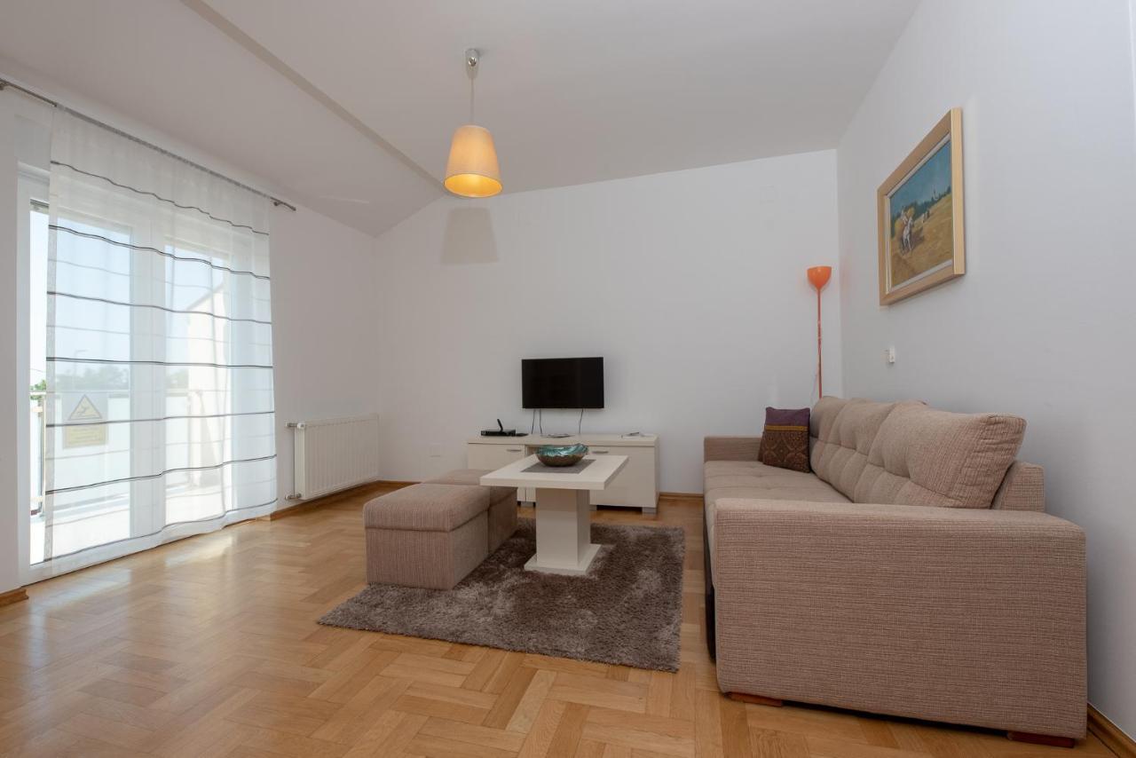 Apartmani Spoljar Zupanja Εξωτερικό φωτογραφία