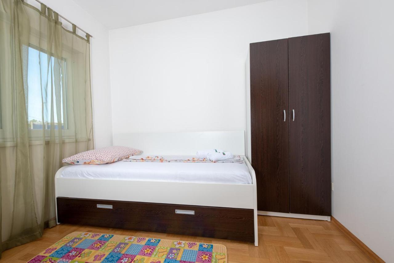 Apartmani Spoljar Zupanja Εξωτερικό φωτογραφία