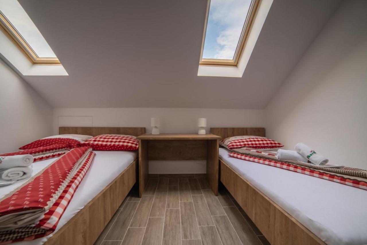 Apartmani Spoljar Zupanja Εξωτερικό φωτογραφία