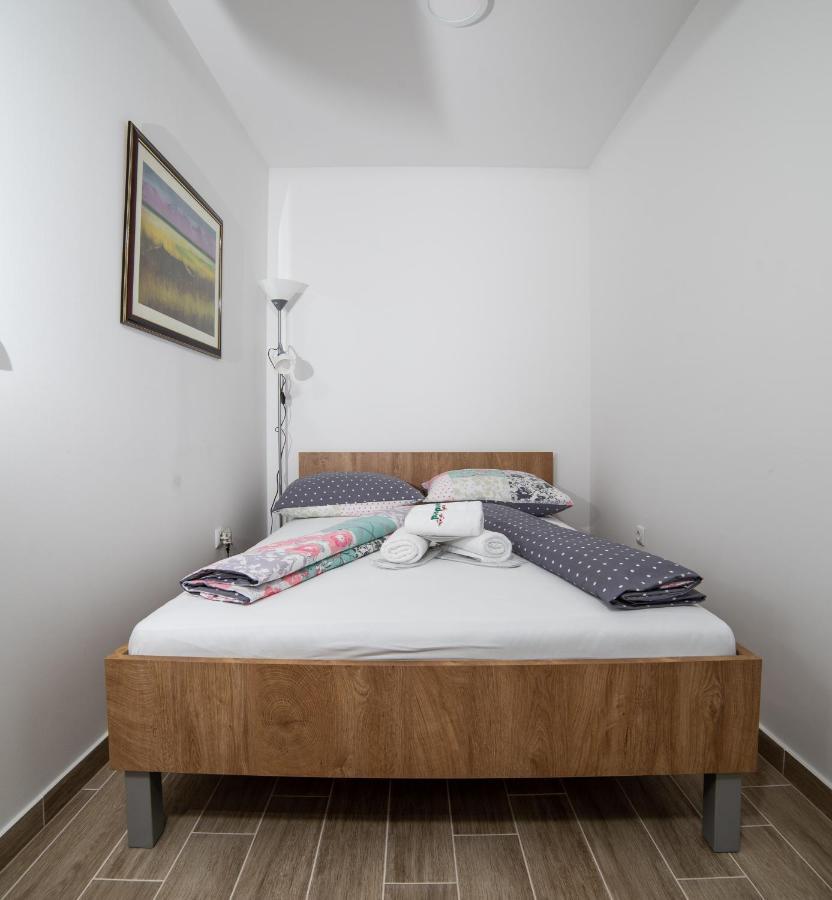 Apartmani Spoljar Zupanja Εξωτερικό φωτογραφία