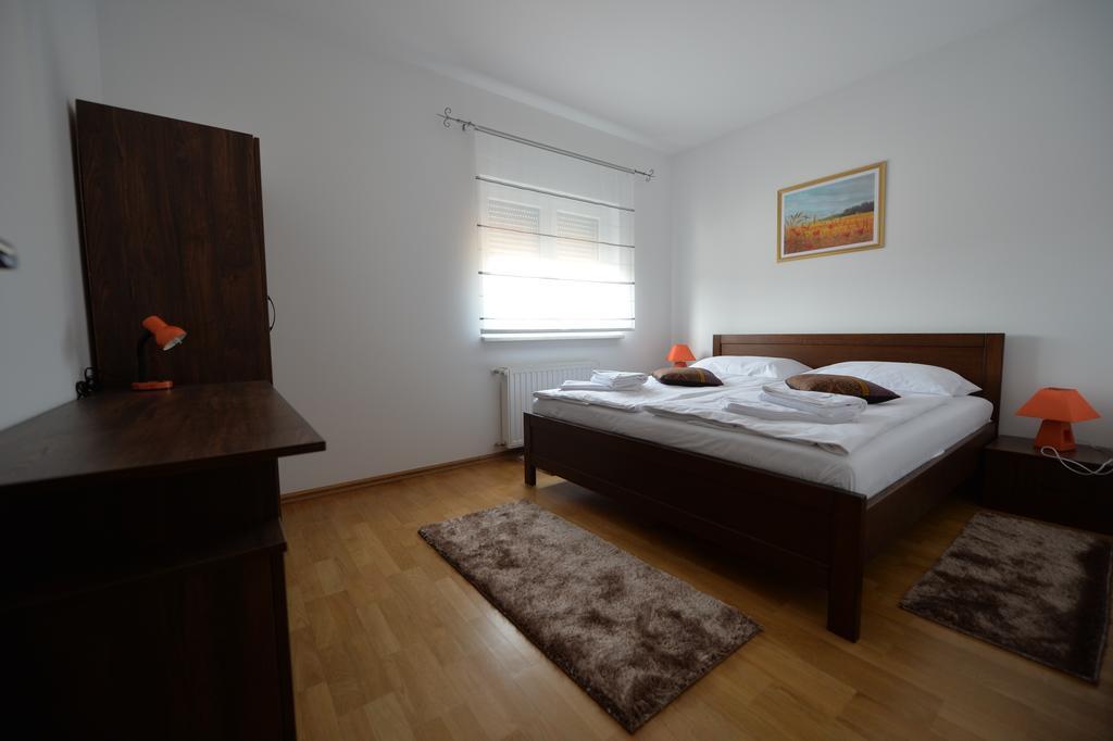 Apartmani Spoljar Zupanja Εξωτερικό φωτογραφία