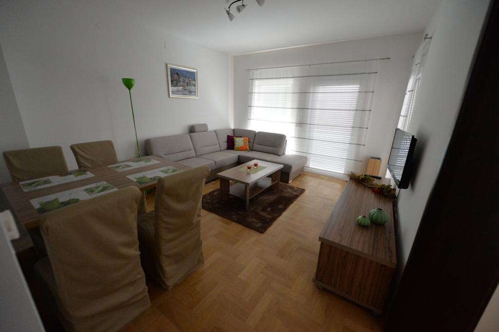 Apartmani Spoljar Zupanja Εξωτερικό φωτογραφία